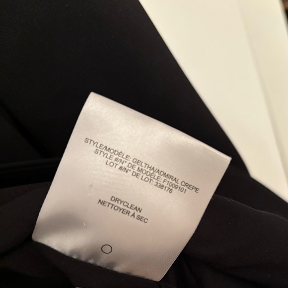 Theory single-button split-back blazer in black, size 4 - Picture 5 of 6